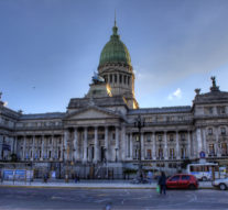 La Argentina debe reducir  el ingreso de empleados no idóneos a la administración pública